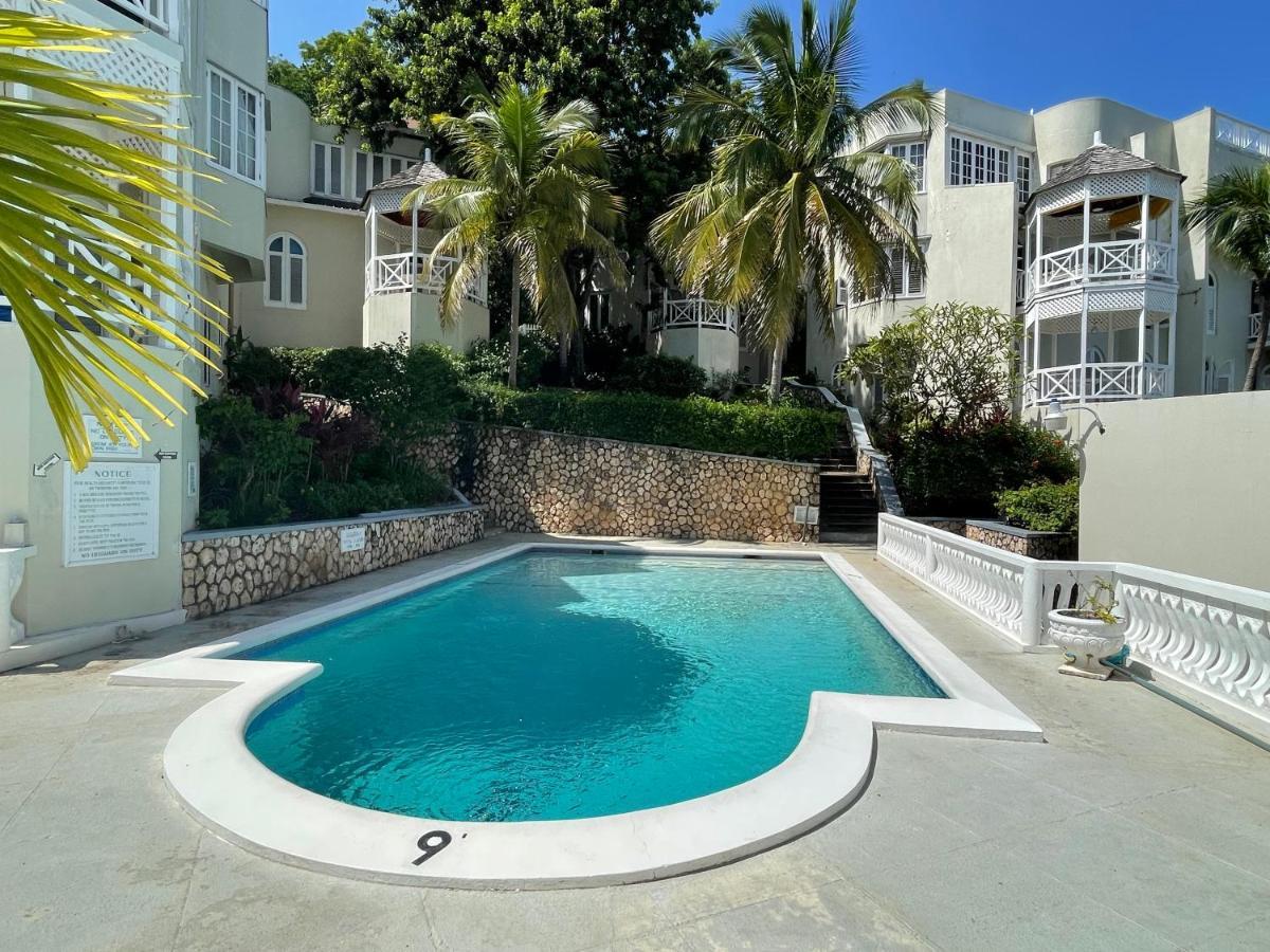 Hummingbird Retreat - Luxury Oceanview Apt, 7-Minute Walk To Beach Ocho Rios Exterior photo